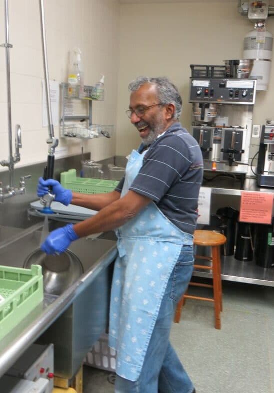 washing dishes Prem